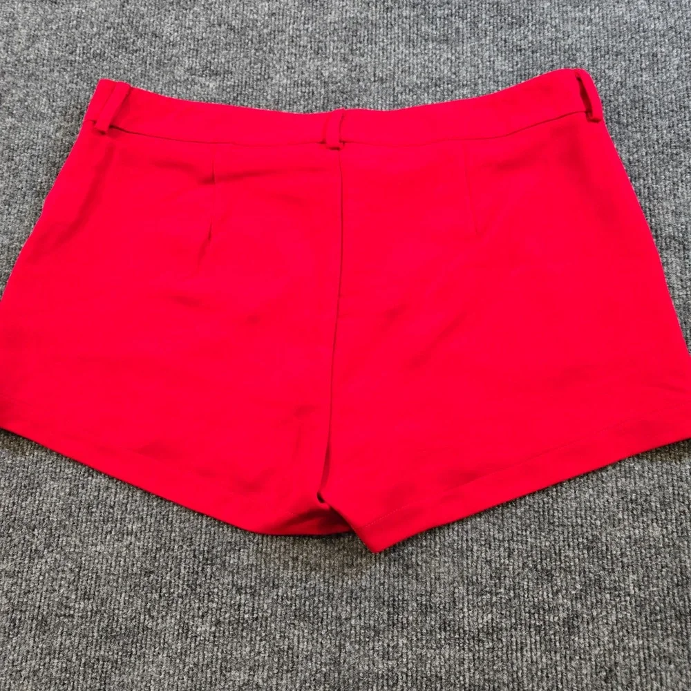 Amanda Uprichard Brooklyn Cherry Red Tailored Shorts Size L Pockets Made in USA